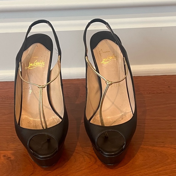 Louboutin black leather peep toe sling back pumps - Picture 3 of 6